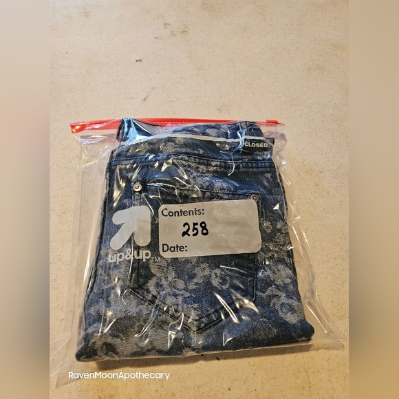 Forever 21 Printed Pants - Picture 8 of 8